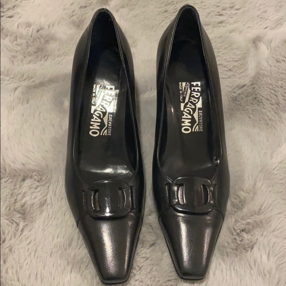 Salvatore Ferragamo Black Leather Pumps! BRAND NEW